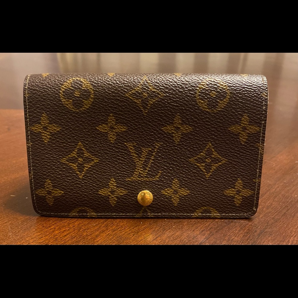 AUTHENTIC LV Mono Small Wallet